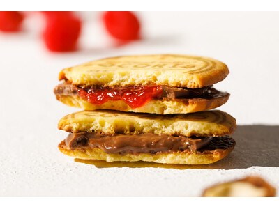 【東京駅】６年連続ランキング第１位を獲得した、【COCORIS】 の『サンドクッキー』が、さらに美味しくなりました。圧倒的人気を誇る王者の味が、時代にあわせて進化。