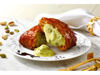 【11/2発売・フランセ 表参道本店】サクホロ食感のパイ生地に、ピスタチオの風味豊かなクリームを合わせた『フランセパニエ ピスタチオ』を平日限定で販売開始。
