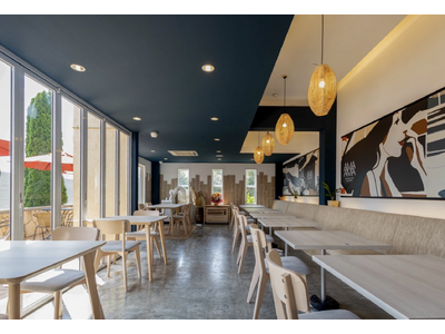 【兄弟たちが美術館をカフェへ再生】AMAAMA BAR&CAFE LOUNGE(アマアマ バー&カフェ ラウンジ)が山梨県 山中湖畔にニューオープン!!
