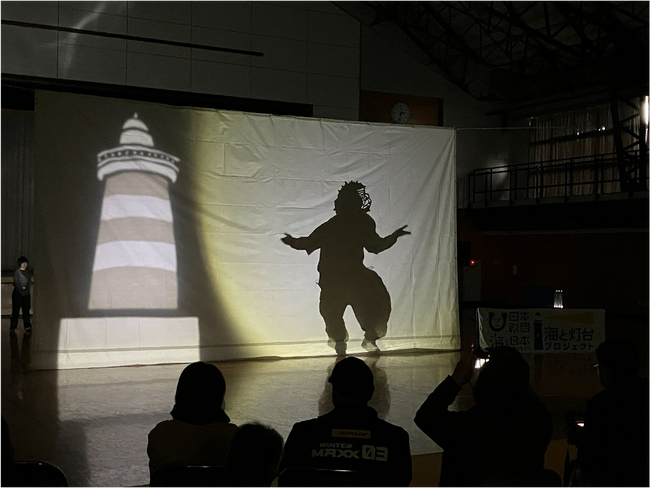 「7000万年の記憶を灯す」入道埼灯台影絵パフォーマンス影絵作家・川村亘平斎による「入道埼灯台物語」を開催しました！