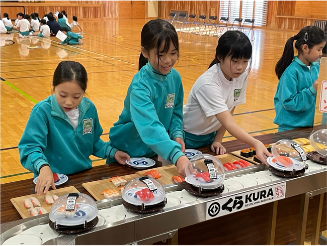 回転寿司チェーン「くら寿司」との共同プロジェクト！「お寿司で学ぶSDGs」出張授業を開催しました！