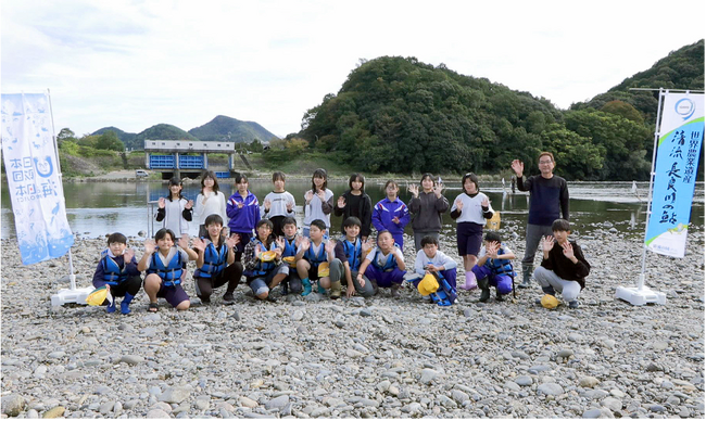 岐阜市立藍川北学園 長良川の伝統漁「瀬張り網漁」を学ぶ体験学習