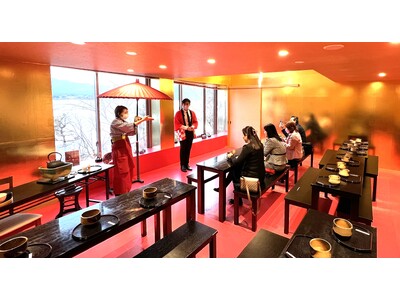 日本文化を五感で味わう特別なひととき／免税店で抹茶づくり体験