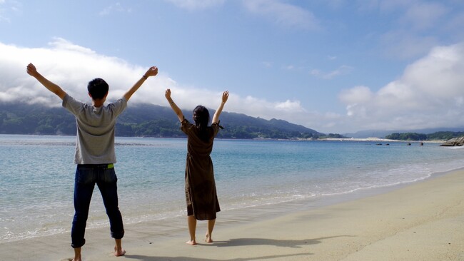 エメラルドグリーンの海を堪能！岩手県山田町、7月26日から海水浴場を開設します。