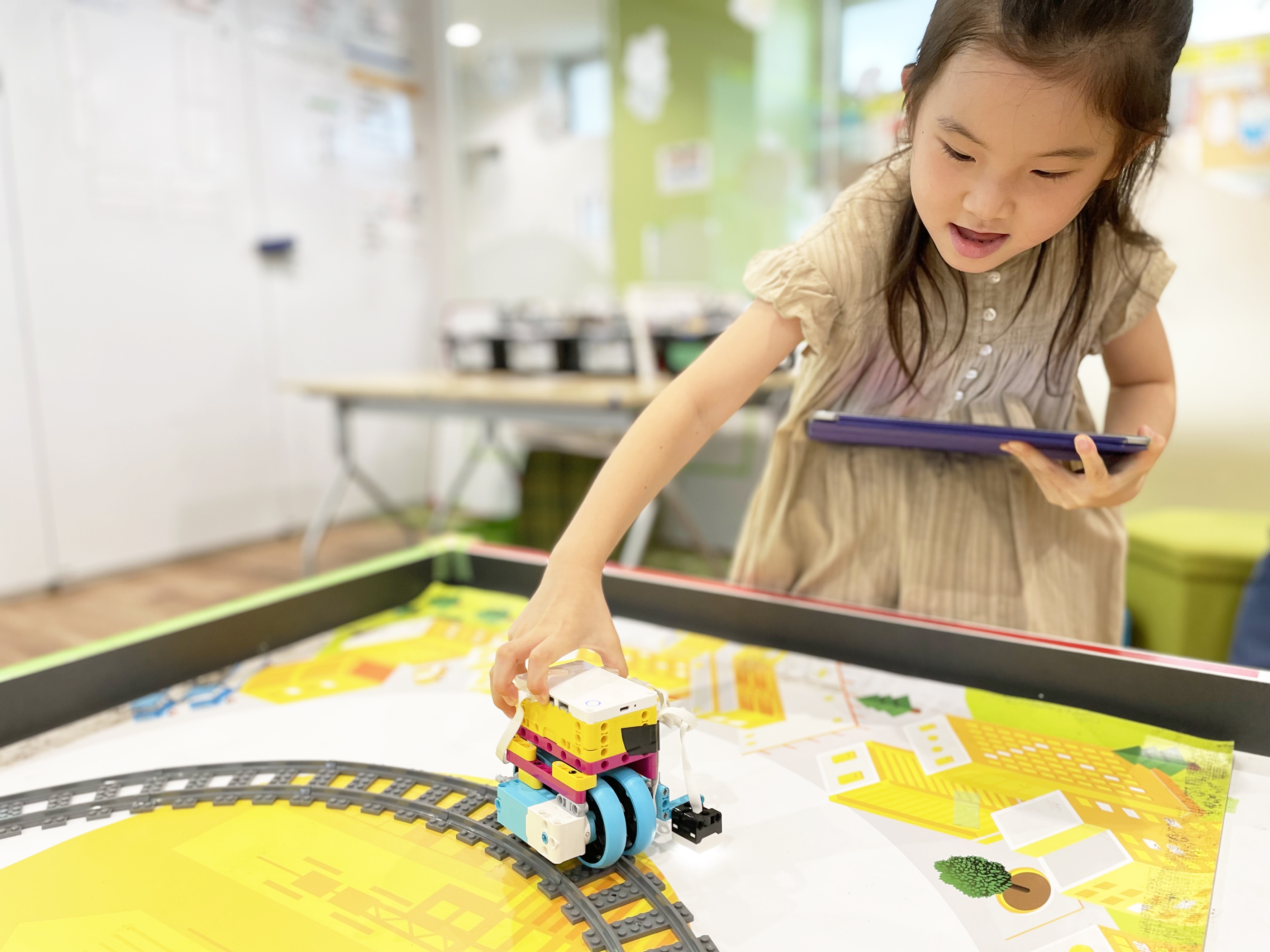 子どもたちが論理的思考力や問題解決力、協働する力を身につけることができるロボットプログラミング教室「ロボ団」が福岡市に新規開校
