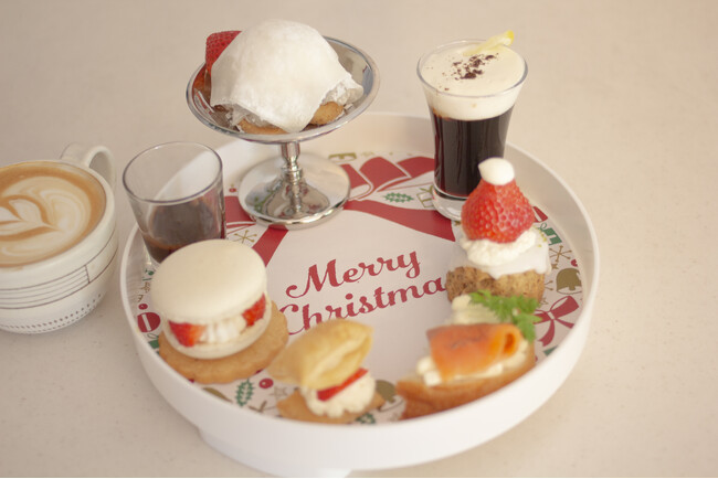 【ホテル オリエンタル エクスプレス 福岡天神】冬限定、スイーツのクリスマスギフト「Christmas Afternoon Tea(クリスマスアフタヌーンティー)」2025年12月1日(月)より販売