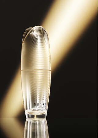 「SENSAI(センサイ)」最高峰のUTMシリーズから、うるおって透明感あふれる生命感とハリに満ちたシルクスキンへ導く美容液が登場。『UTM ザ コンセントレート N』2025年10月1日(水) 発売