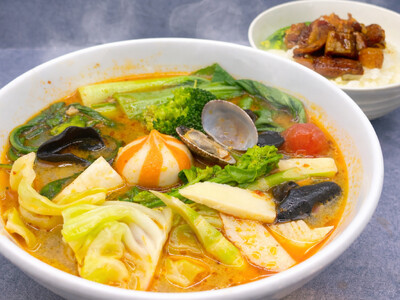 麻辣湯専門店『 菜彩麻辣湯（サイサイマーラータン）』 より春限定の彩り野菜たっぷり麻辣湯とミニルーローハ...