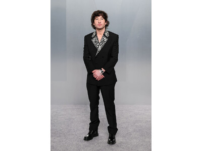 �y�E�u���z�o���[�E�R�[�K���ƃ��^�E�I������32�񃔃@�j�e�B�E�t�F�A�E�I�X�J�[�p�[�e�B�ŃE�u���𒅗p