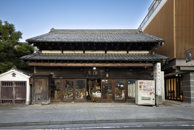 鎌倉 三河屋本店、8年に渡る官民学が挑んだ全国初となる国の登録有形文化財・防火地域内の木造建築の保存活用の実現