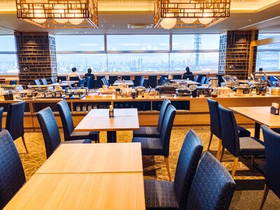 大阪市内を一望できる絶景レストランにてランチビュッフェをスタート！リブマックスさきしまコスモタワーホテル17F