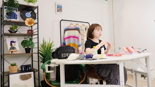 GroupX、TikTok Shop運営支援強化：渋谷スタジオをCAGUUU家具で環境改善