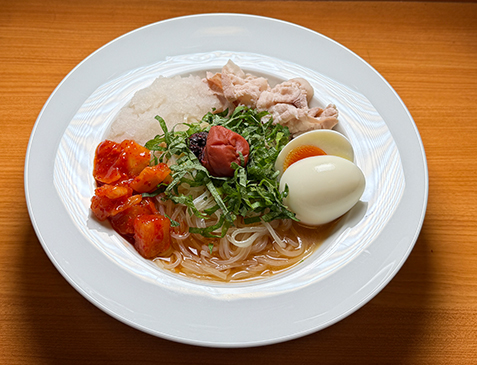 【梅雨こそ冷麺】東京冷麺 が主役のひんやりランチ。ジメジメ暑い都心を爽快にクールダウン
