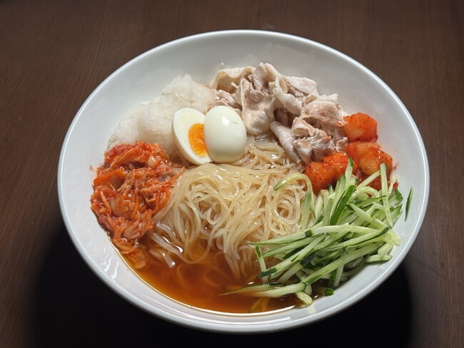東京冷麺、『 冷麺で満腹 』を実現する総重量約4kgの新メニュー「MEGA東京3000」を7月1日（火）発売開始！