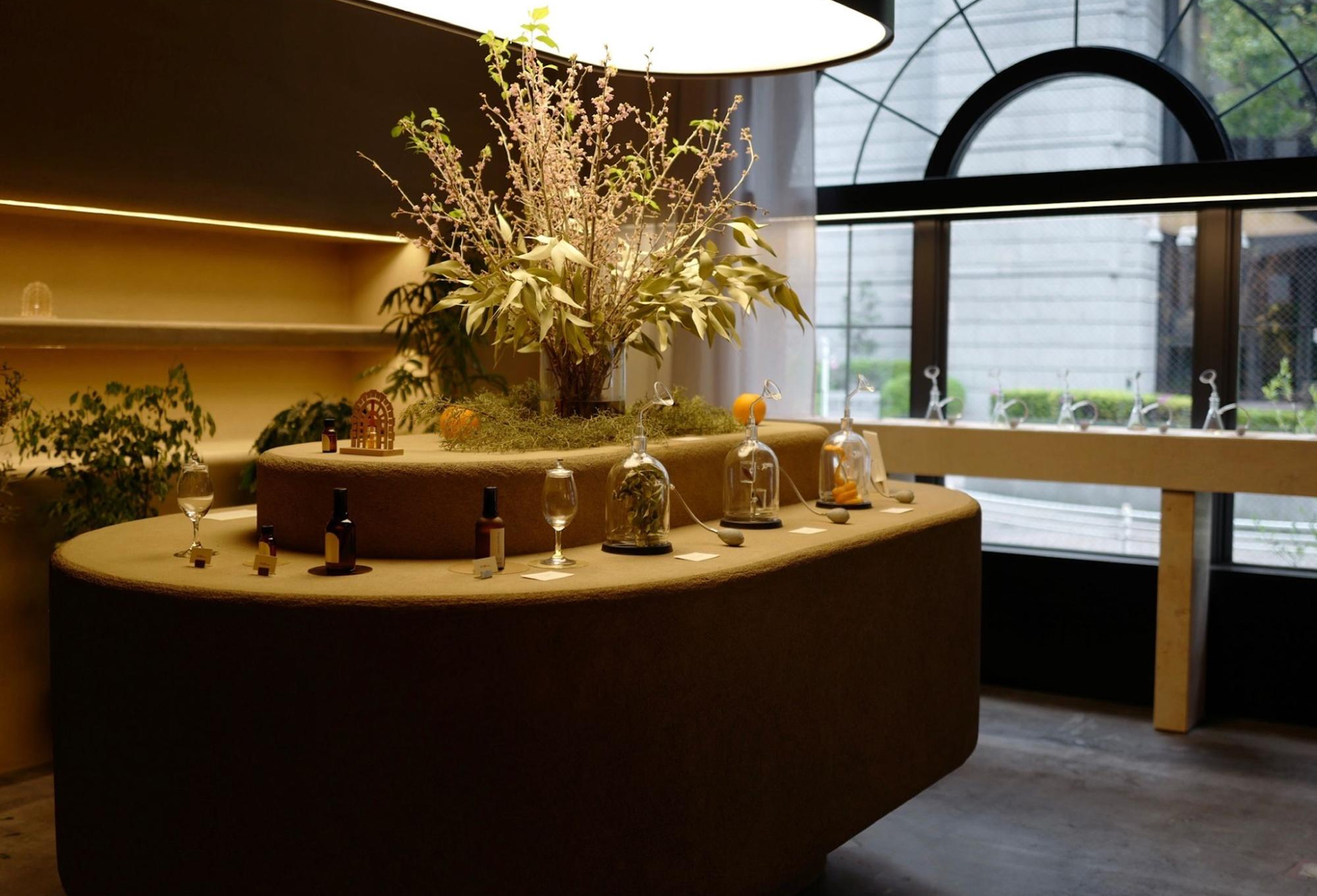 香りの実験的ラボ「フレグランスロビー」にて、新サービス「パーソナルブレンディング」を開始