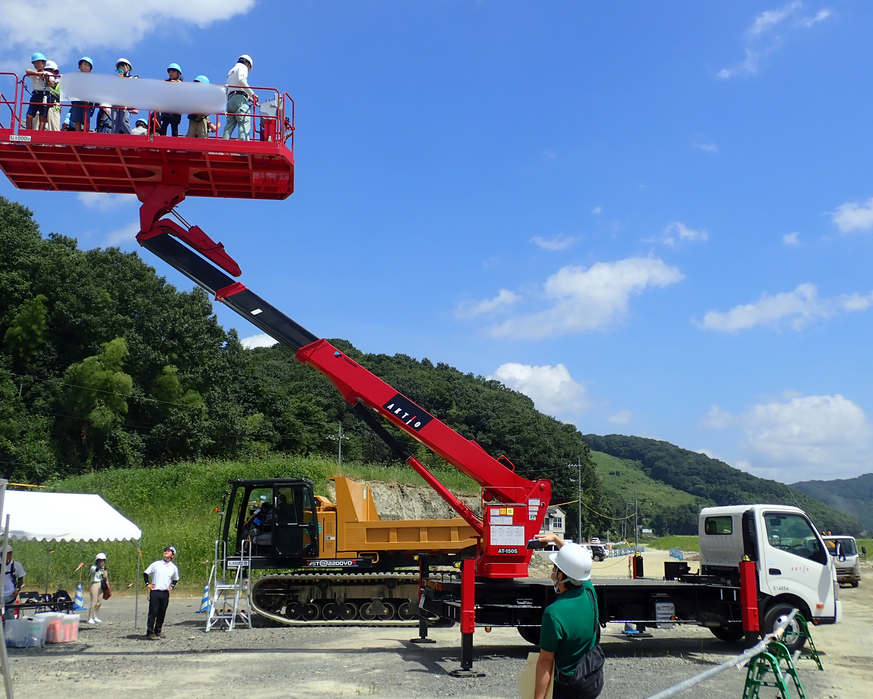 岡山で人気の「京橋朝市」とタイアップ！堤防工事体験イベント開催