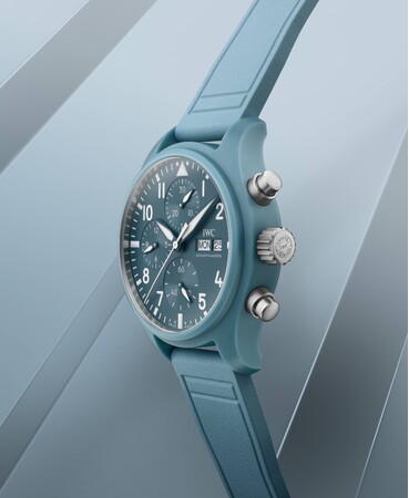 IWCシャフハウゼン、 夏らしいライトブルーで「トップガン」 シリーズのカラーコレクションを拡大