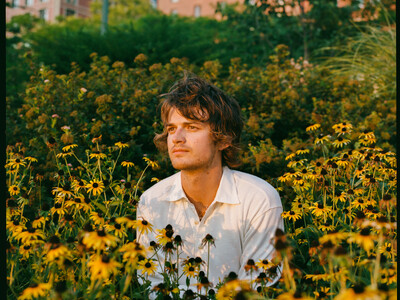 俳優、プロデューサー、SSWとしても活躍するジョー・キーリーの音楽プロジェクト=Djo(ジョー)：大ヒット曲「エンド・オブ・ビギニング」収録作の国内盤リリースを記念して、緊急来日が決定！