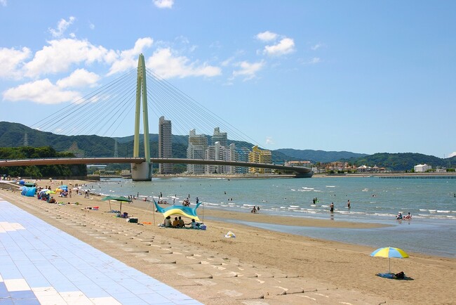 【和歌山マリーナシティ】夏の夜空を染める大迫力の花火イベント！旬の魚介類を使用した夏季限定メニューが楽しめるグルメフェアを開催！！海の日に『FM802 HOLIDAY SPECIAL 』開催決定！！
