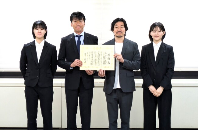 デフリンピック金メダリストの双子デフバスケ選手へ寄付