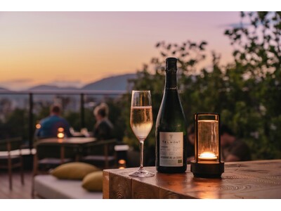 ���s�̉Ė���ʂ������̃V�����p�[�j���C�x���g�uTELMONT Champagne Rooftop Okuribi Night�v���V�b�N�X�Z���V�Y ���s�ŊJ��