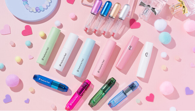 夏こそ ”香水を持ち歩く”。お気に入りの香水を「Perfume Pod」で、もっと気軽に、自由に持ち歩くスタイルを提案。