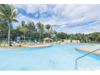 沖縄・ラグナガーデンホテル、4月29日(水・祝)より屋外プールの今シーズン営業を開始。アウトドアサウナ「ラグナサウナ」は同日より午前の部を新設