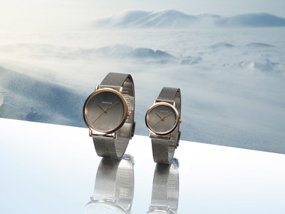 クラシカルなペアウォッチが新発売。北欧デンマークの腕時計ブランドBERINGから、ドーム型のサファイアガラスのペアウォッチが登場します。