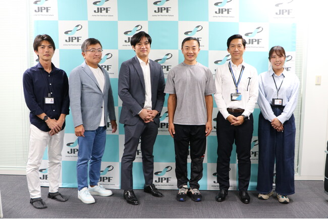 自転車競技トラック 窪木一茂選手がJPF本社へ表敬訪問