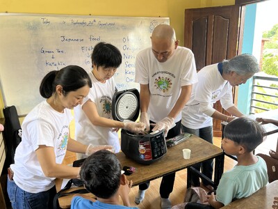 「食べる」は、世界を知る授業になる。オイスカ浜松国際高校・政本ゆかり教諭がカンボジアで食文化交流を実践