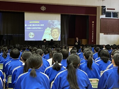 千葉県佐倉市立臼井中学校で、なかよし学園フィードバック講演会「3R-Forum」を開催