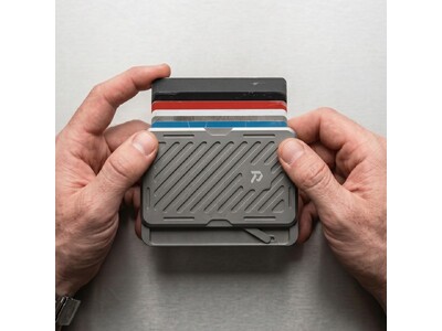 クラファン応援総額1,665万円のスライド式ウォレット「Mech Wallet」一般販売開始。セレクトショップ「MONOEDGE＼モノエッジ」が8月27日（木）オープン