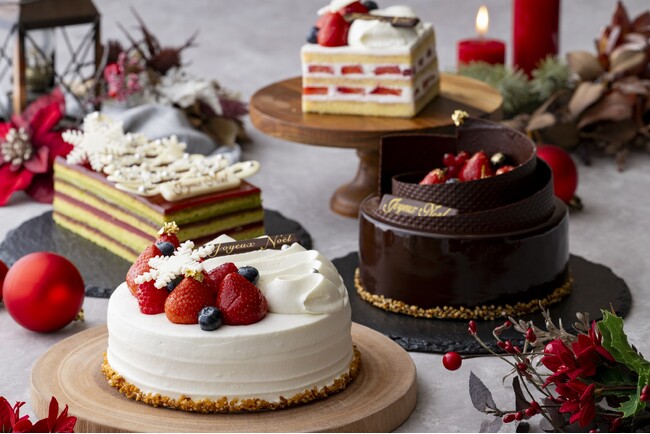 流れる曲線美でお城をイメージしたチョコレートケーキや手描きのクリスマスツリーがキュートな「ピスタチオ・ノエル」が登場！クリスマスケーキ全4種の予約スタート【東京プリンスホテル】