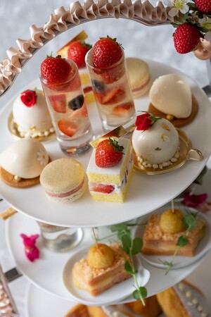 【リーガロイヤルホテル東京】ヨーロピアンクラシックの雰囲気で楽しむ優雅なひととき「苺のアフタヌーンティー“白金の舞踏会”」