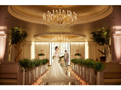 【リーガロイヤルホテル東京】ハープとフルート、ピアノによる生演奏とキャンドルの炎が幻想的に演出するチャペル「カナホール」でのRoyal Night Wedding