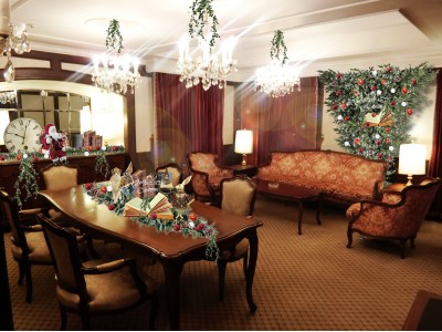 【リーガロイヤルホテル（大阪）】【１日1室限定】クリスマスデコレーションを施したスイートでゴージャスな気分を「クリスマスの魔法～Fantasy Magic Christmas～」宿泊プラン