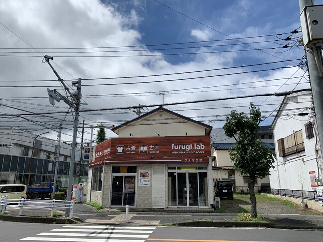 《古着・古本の無人店が売上好調、Z世代や親世代にじわり拡散中》
