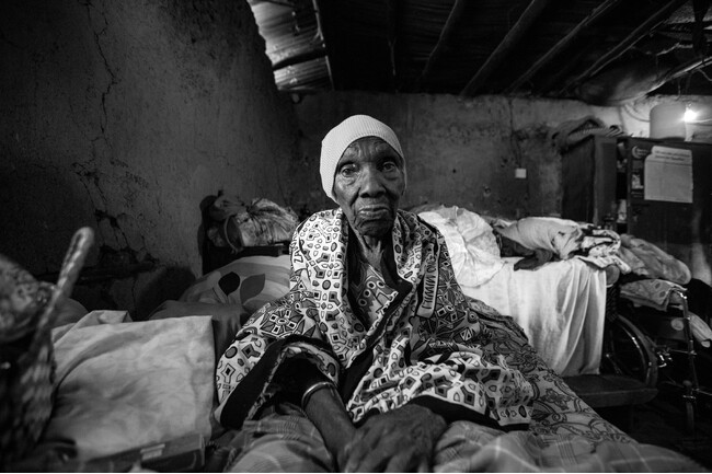 プレスリリース「ケニア・キベラのアーティストによる写真・映像展― 坂田ミギー（NPO法人シフトエイティ代表理事／株式会社こたつ共同CEO）がBUG「CRAWL」選出企画を開催」のイメージ画像