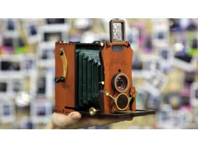 ＜チェキ用フィルム対応＞レトロ機材風の見た目がおしゃれな『木製インスタントカメラ』