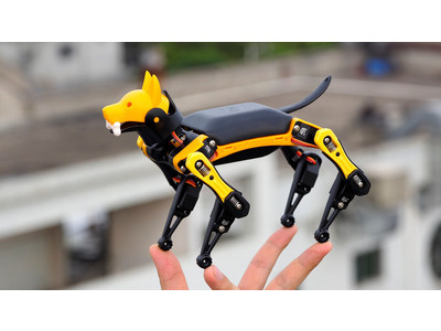 【サンプル貸出受付中】手のひらサイズの犬型プログラミングロボット『Petoi Bittle』 