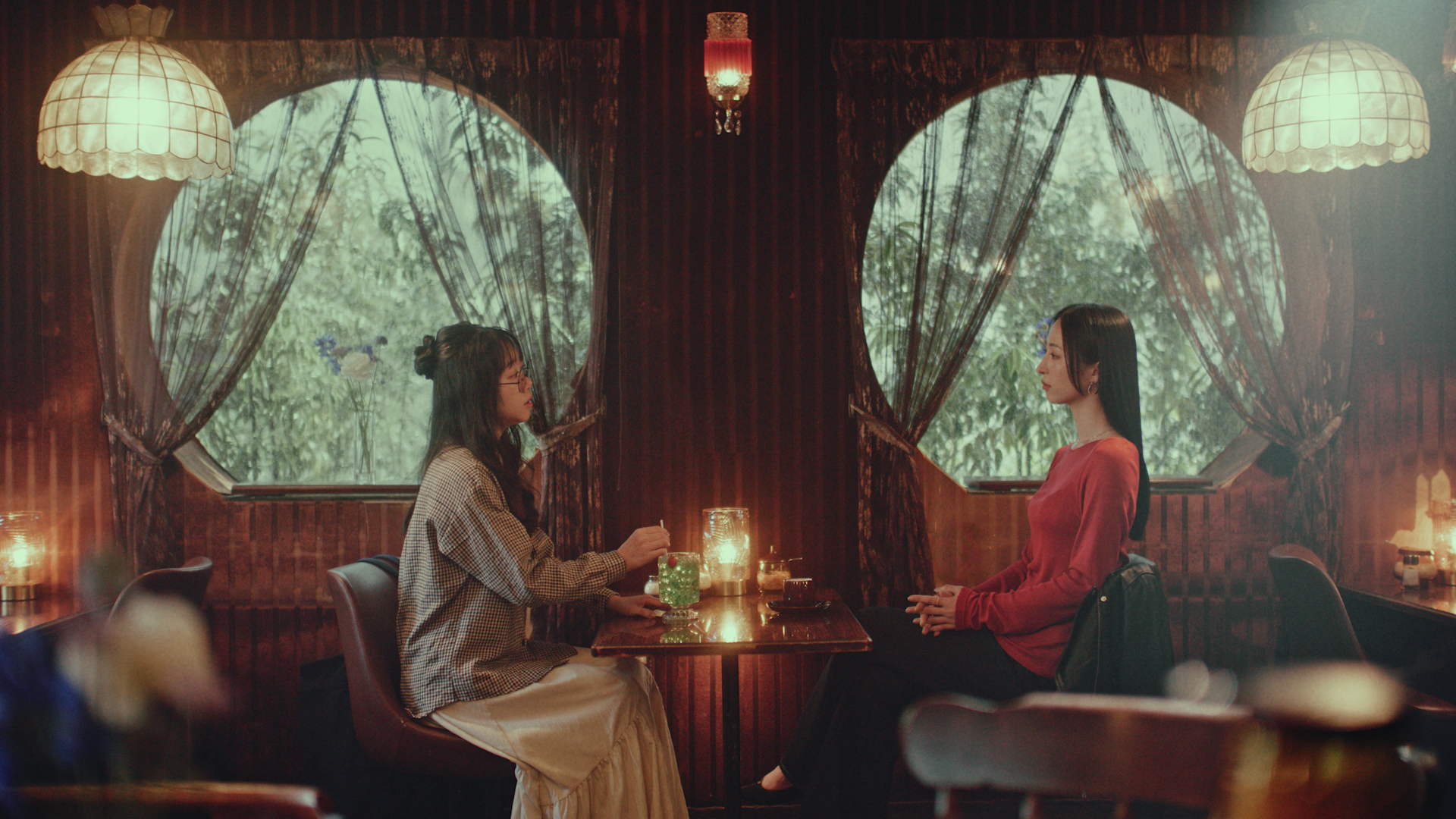 「梅雨りんちょ。しちゃう？」雨シーズンの髪悩みに寄り添うシャンプー『つるりんちょ。』、新TVCM「梅雨」篇を4月25日(土)より関東・関西で放送開始