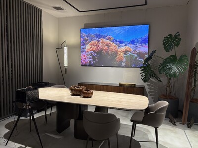 【東京・南青山】イタリアのハイエンド家具ブランド「BONALDO」空間にて「VisionMaster Max」を展示開始。豊洲ではスクリーン設置で、より深い没入感を体感可能に