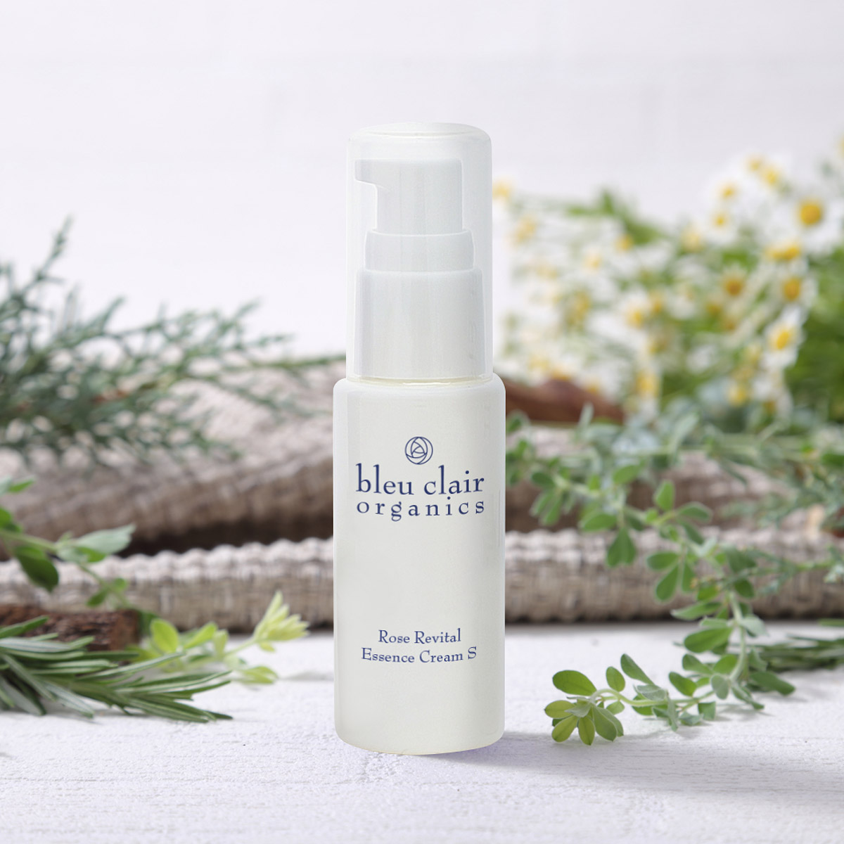 セラミド不足は肌トラブルの原因–4種のヒト型セラミドを強化した『ローズリバイタルエッセンスクリームS』が進化リニューアル