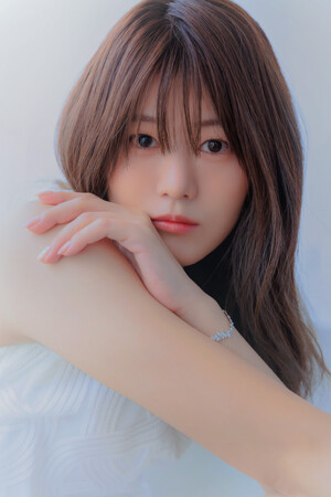 真優梨、「ミラージュ」MV公開 “夏に終わりを告げる恋”を描いた、儚く美しいラブソング