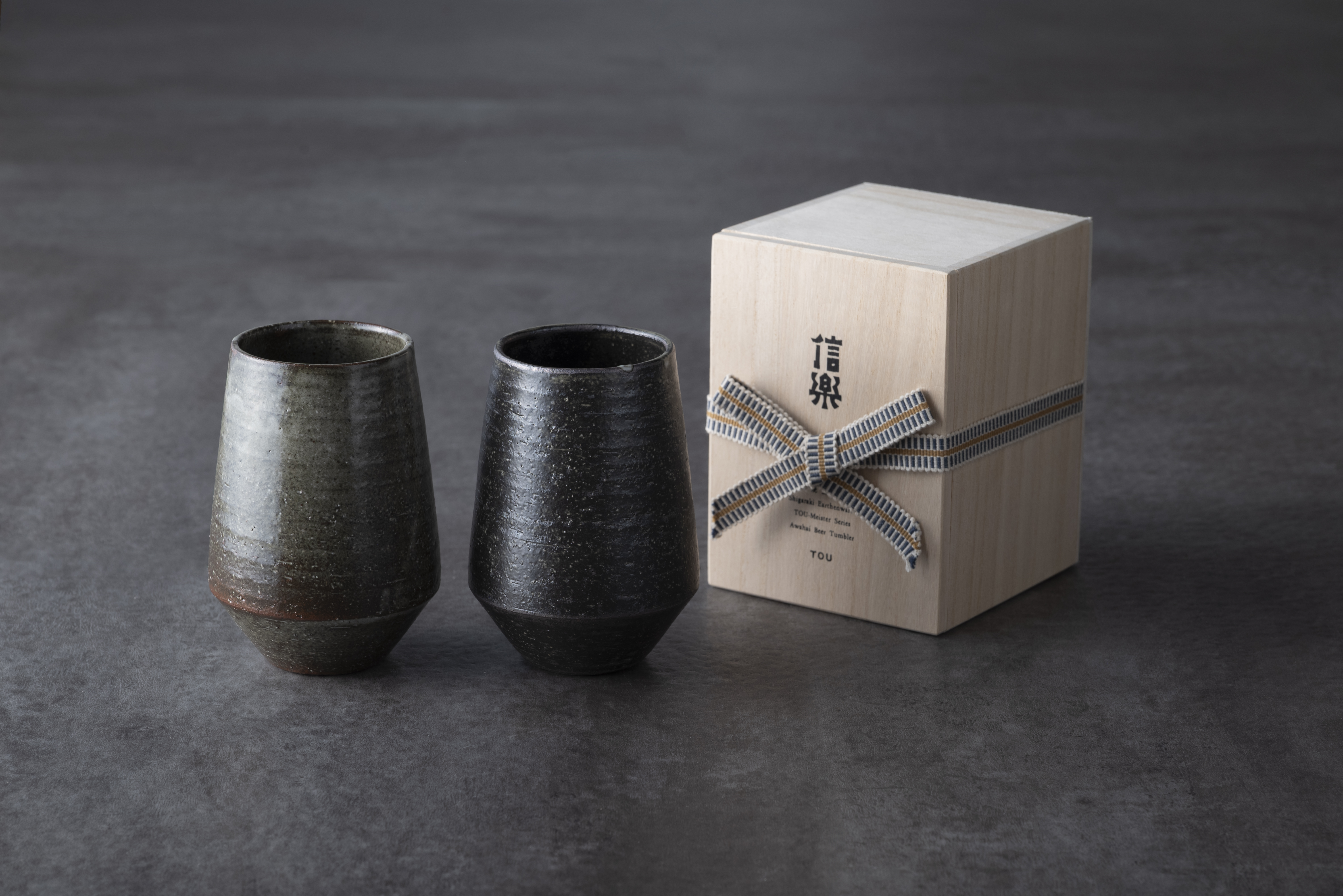 【新展開】信楽焼ブランド「TOU」より、父の日ギフトに最適な「特製桐箱入りビアタンブラー 泡杯」を発売。