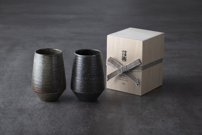 【新展開】信楽焼ブランド「TOU」より、父の日ギフトに最適な「特製桐箱入りビアタンブラー 泡杯」を発売。