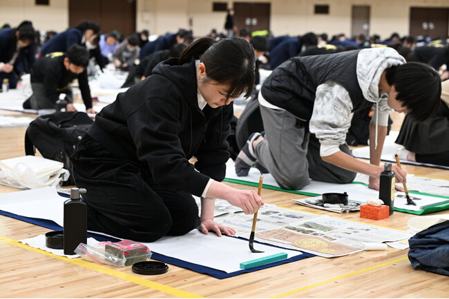 【日本武道館で書初めを！】日本武道館の新春恒例行事「第62回全日本書初め大展覧会」を開催　席書大会出場申し込み（11/7締切）・公募の部出品（1/8締切）を受付中