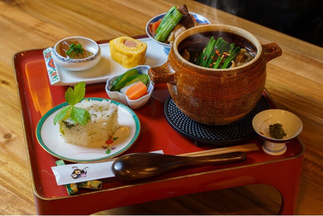 プレスリリース「伝統芸能体験ができる「わ乃桂」で、「朝鍋×茶道×日本酒バー」一日で楽しめる文化体験がスタート」のイメージ画像