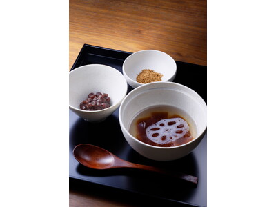 蓮根への想いを込めて、たどり着いた一皿。京都・和久傳の堺町店で味わう「れんこん餅」