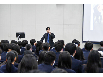 【高校生200人に講義】オンライン韓国語スクールK-PRO代表・スンジュンが、東京都立葛飾総合高校で韓国修学旅行に向けた講義を実施